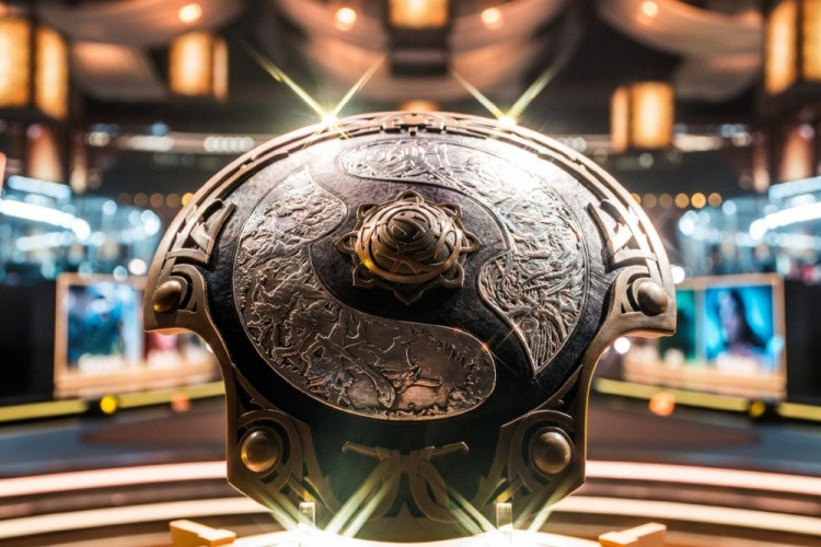 双喜临门! Spirit双分部同日夺冠 Dota2三夺TI CS2首捧EWC