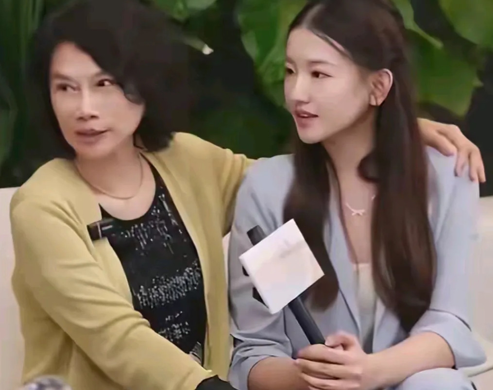 孟羽童还是太年轻，太急于求成了！如果换成董宇辉，给多少报酬也不会去吃这个回头