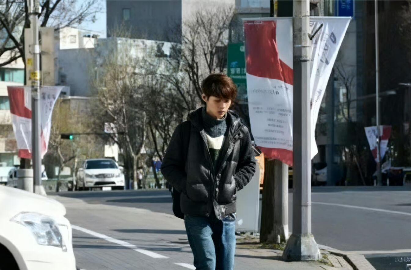 据说，这是鹿晗被星探发现之前的状态。如果我是星探，我也会找他