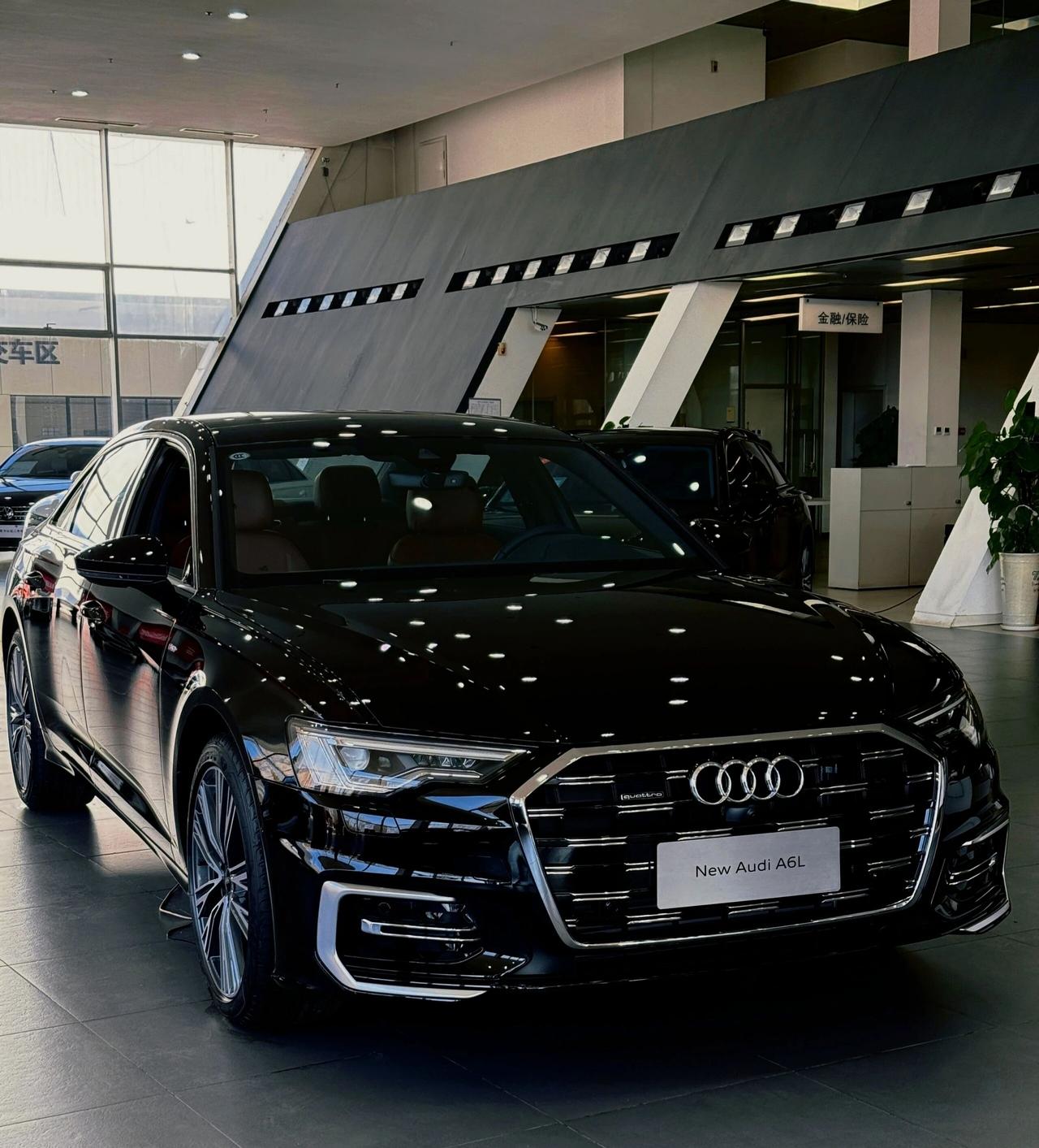 努力的意义在提奥迪A6L这一刻具像化了奥迪新配置解读来啦！这次改款不少车型都悄