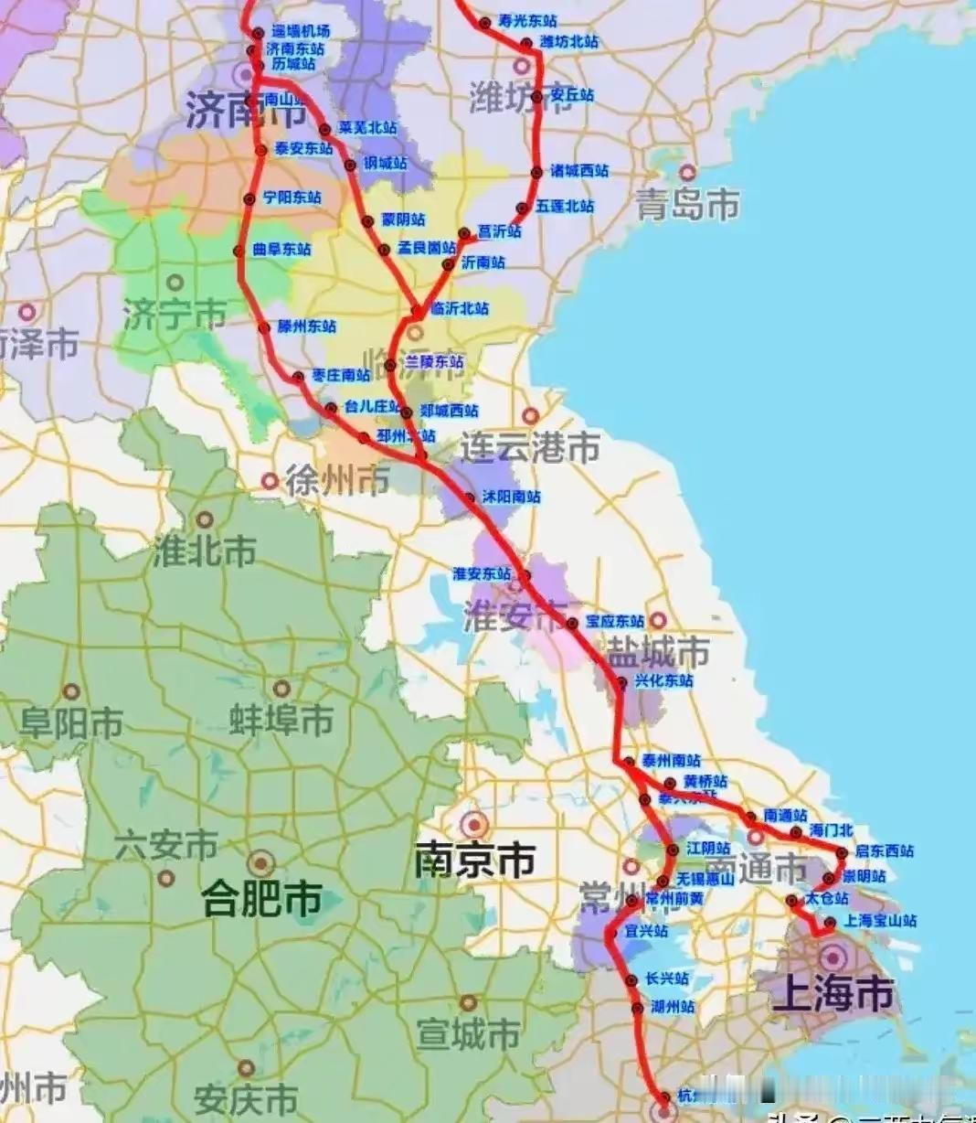 京沪高铁二线是由京津城际、津潍高铁、潍宿高铁等七段线路拼接而成的南北大动脉，‌预