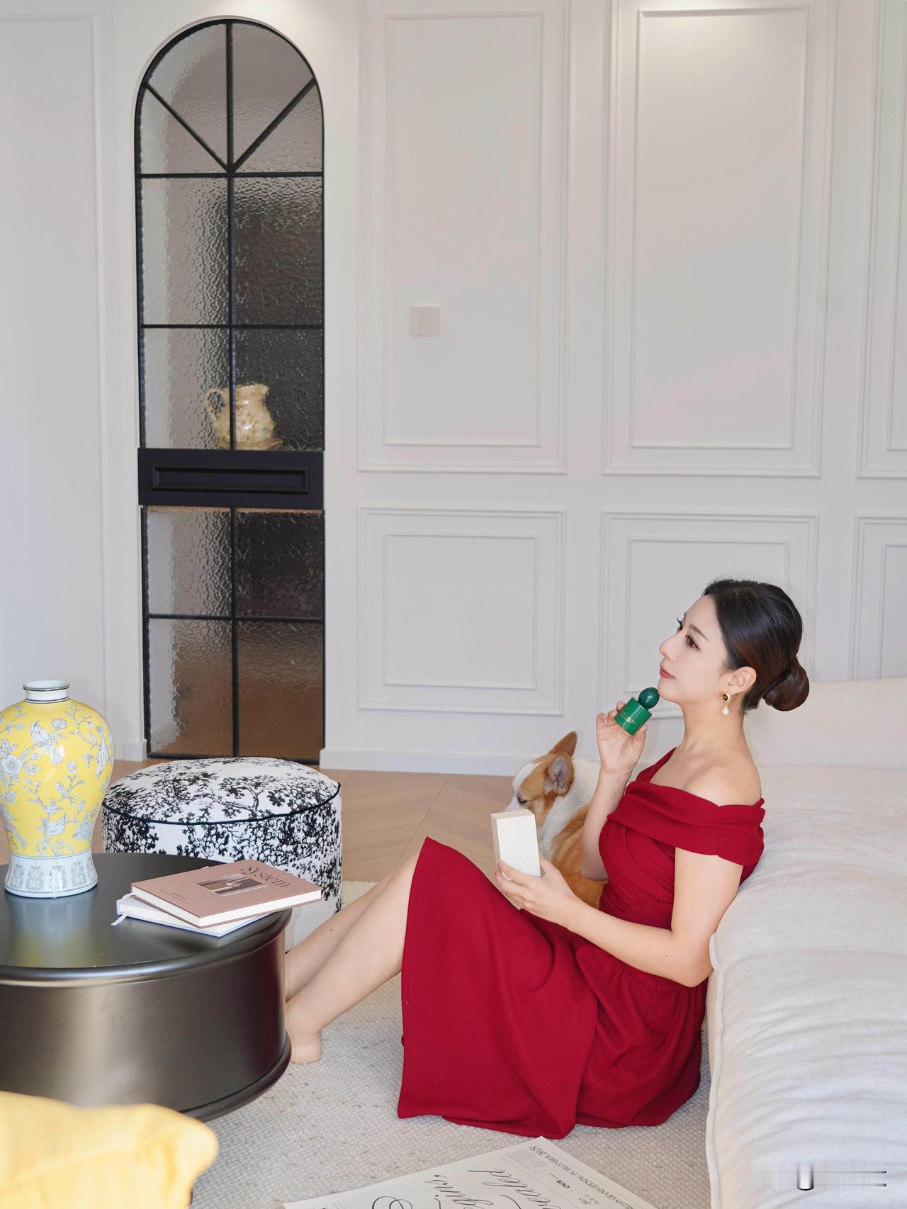 居家日常｜冬日下午三点的阳光|||冬日下午三点的阳光和「桃木之灵」的木质暖香