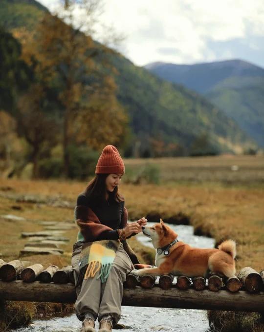 在甲根坝的两天🍂🌲🏔️❄️秋天来这里还是很权威的，不会失望住的民宿在亚
