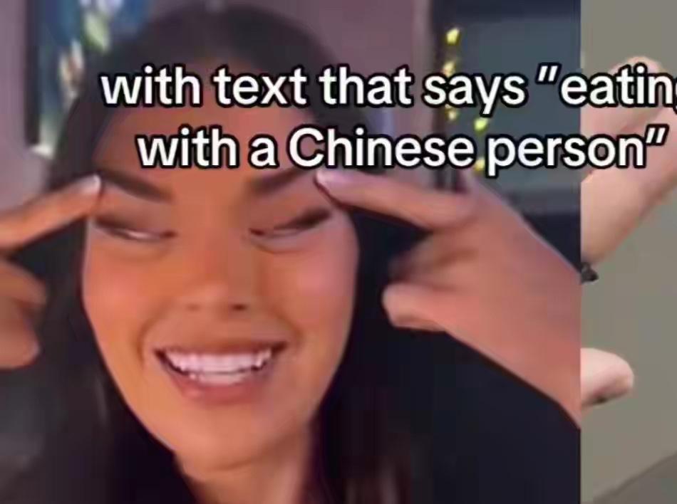 这就是公开辱华的后果！取消冠军头衔只是开始，职业生涯也全毁了芬兰小姐冠军莎拉・