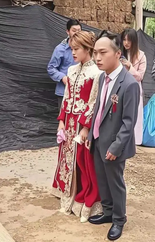 大哥娶到这样的新娘，你知足吧。