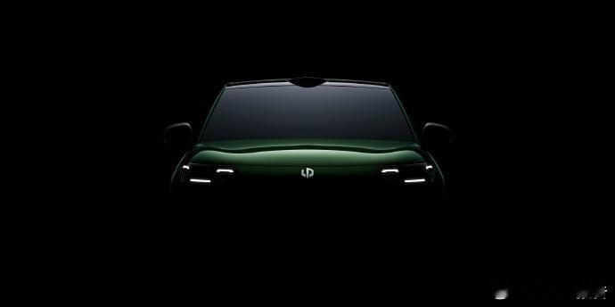 零跑A10官图首次曝光11月14日，零跑汽车高级副总裁曹力发文称，零跑A10将在