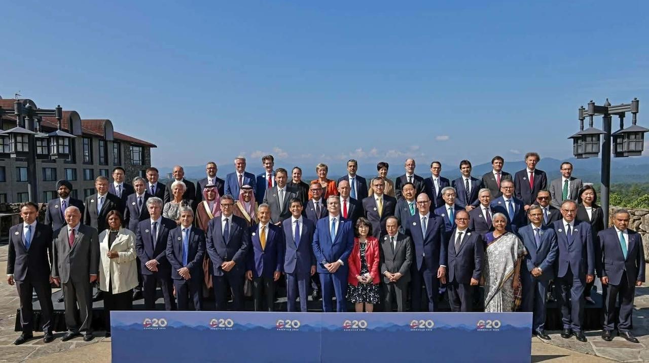 G20合照日本站C位、中国靠边？看懂贝森特的心思，就不气了8月31日到9月1