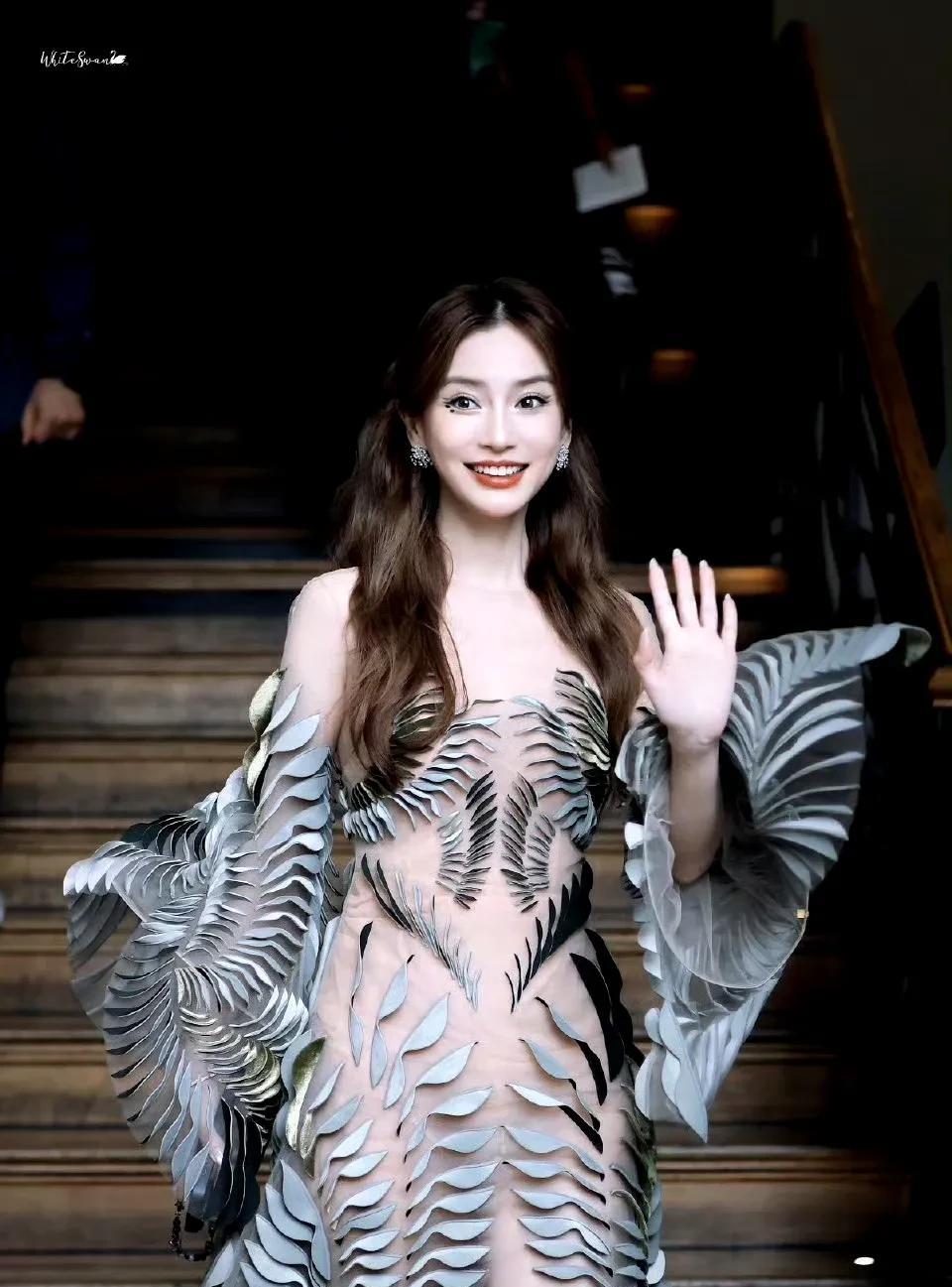 Angelababy美得有多轻松Angelababy的美真的带着一种毫不费力的
