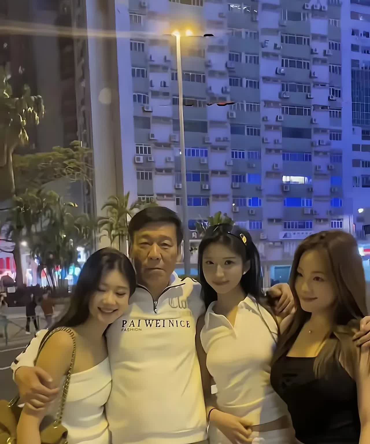 这种人，不管有多少钱，都不能允许他们拍这种照片出来炫耀。我不是嫉妒他们，我觉