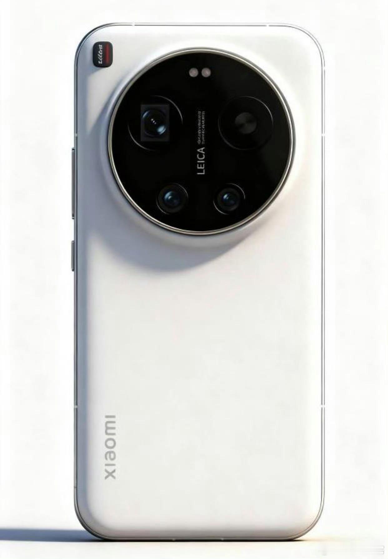 小米17Ultra看来还是延续了之前的设计风格，影像上用回三摄方案，那就说明不