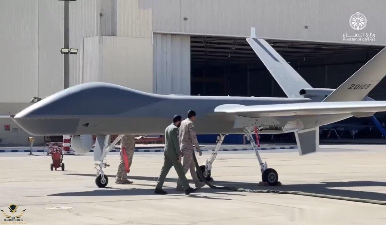也门的胡塞武装声称，他们在也门中部地区击落了一架沙特的“翼龙II”无人机。在过