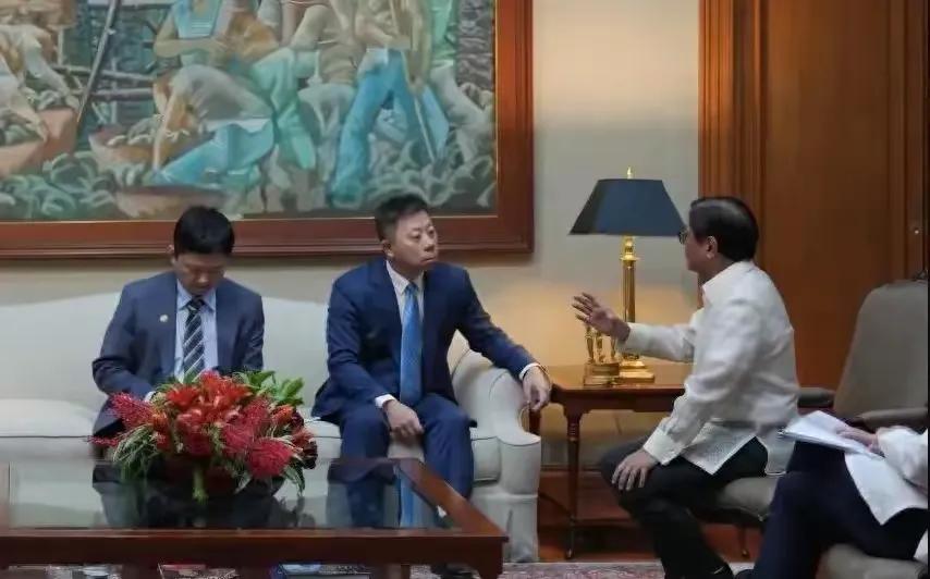 知道怕了？小马科斯提出重置中菲关系，中国大使：闹什么闹这周菲方船五天三闯南海