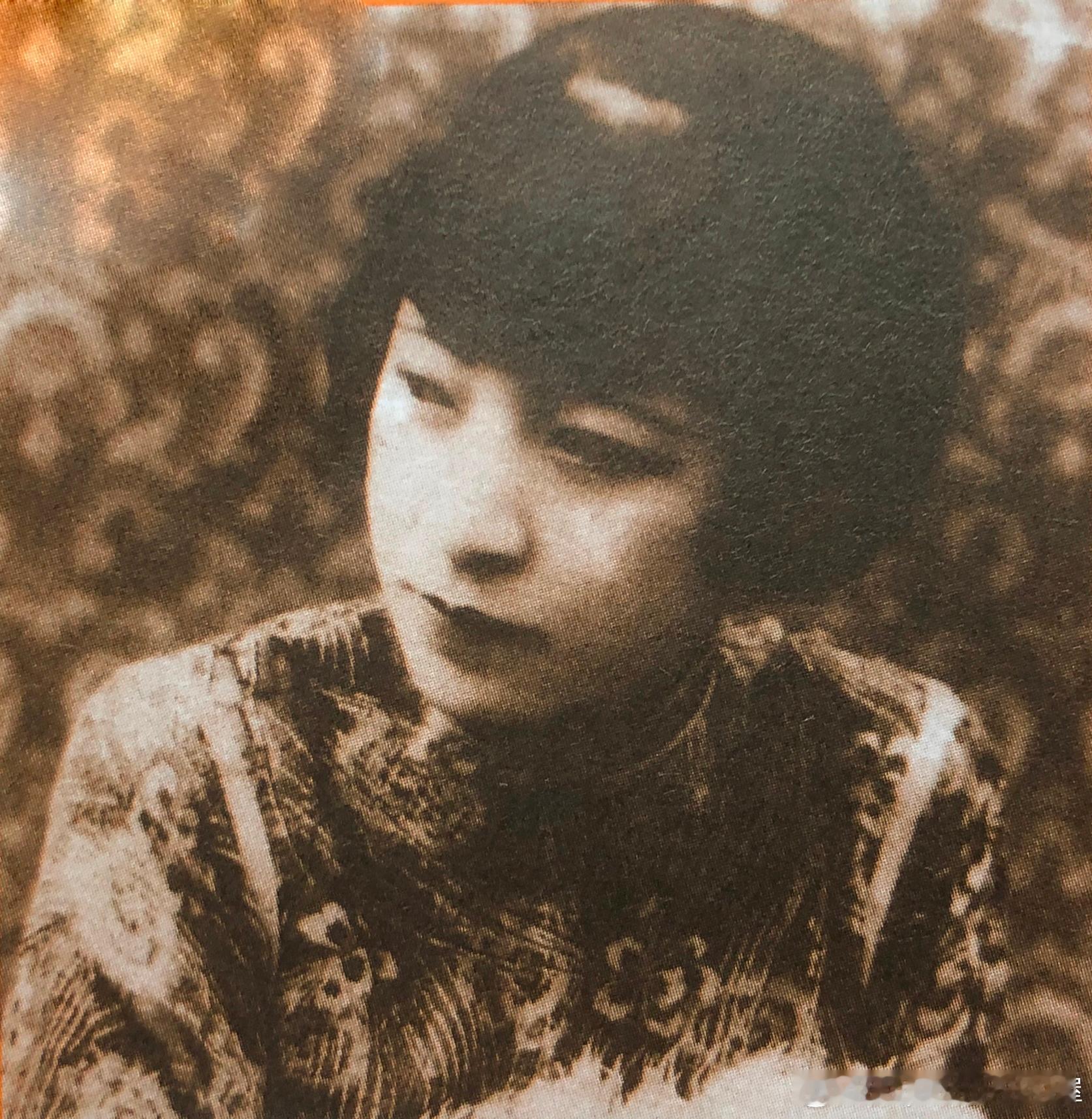 明星影片公司四大红粉之一的王汉伦，1923年加入，1929年退出影界历史影像