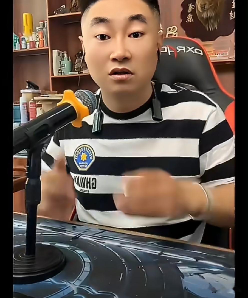 九天说驴家鞍山大舞台有电视台转播，谁想闹事儿举报不好使，没人敢！