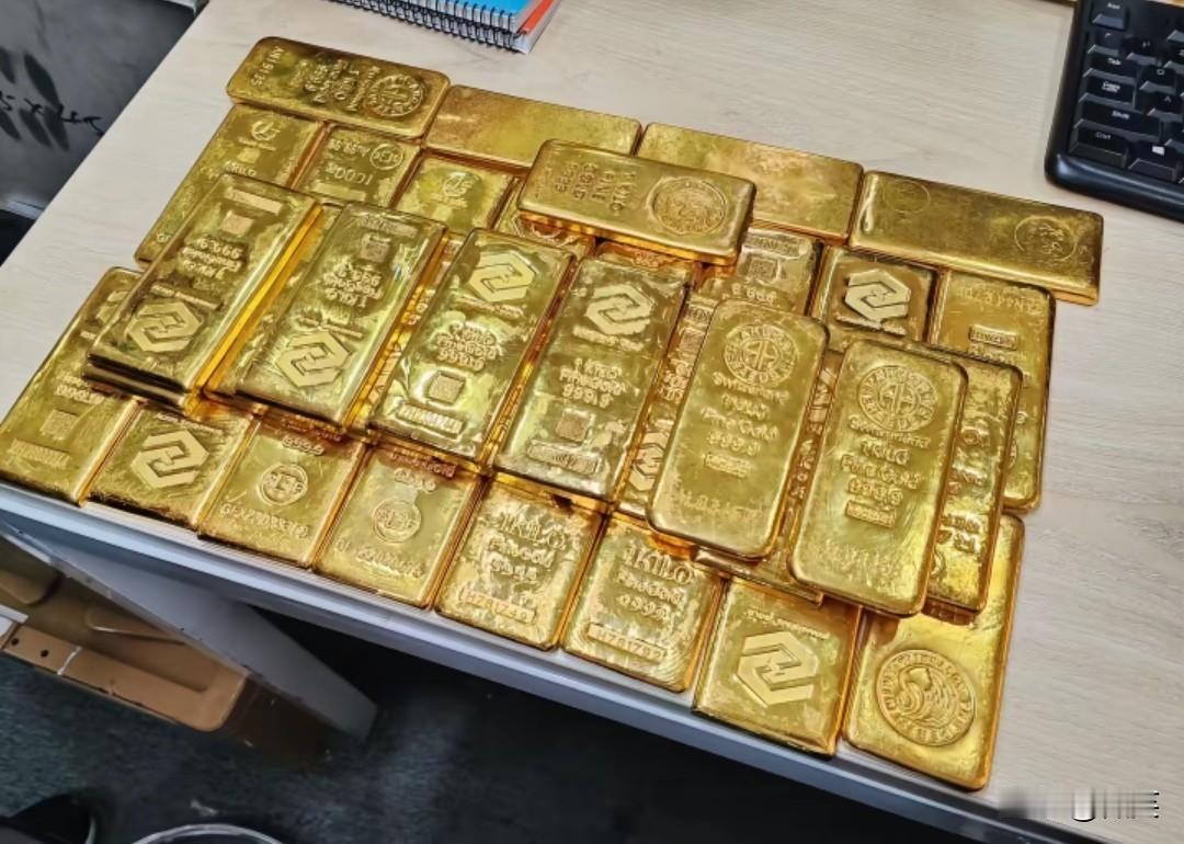 来人奉劝大家一句话，千万别买积存金！5月份我买了500多克积存金，结果我一