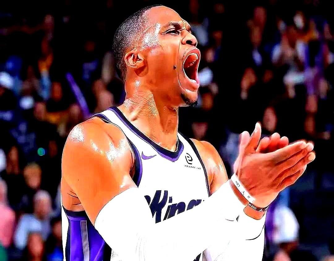 “数据刷子”这顶帽子，威少戴了快十年。可谁能想到，他马上要把自己刷成历史独一