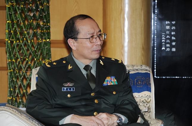 一次，一名英国记者在一次国际访谈中向金一南将军抛出挑衅性问题：“朝鲜战争，中国志