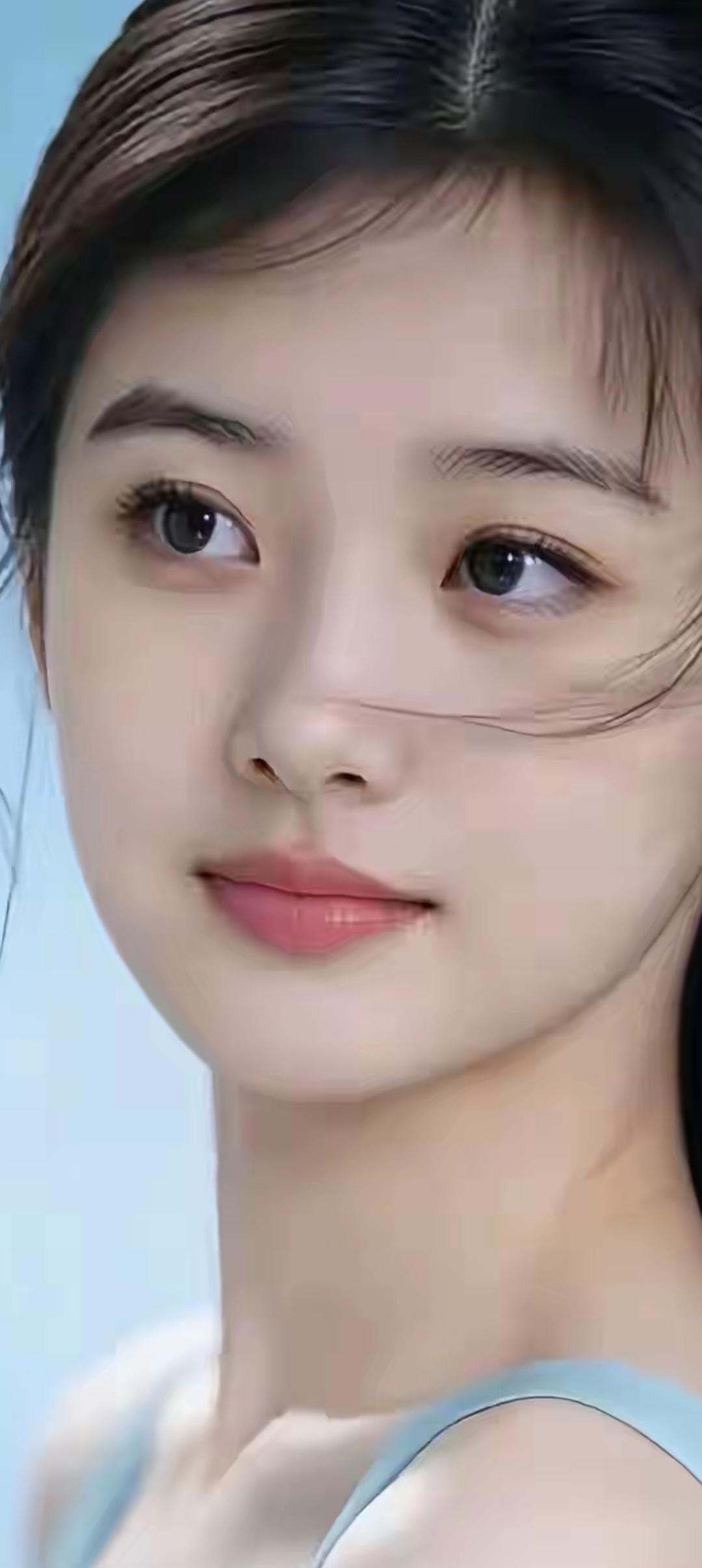 温柔甜美的少女，浅蓝色的发带，清新自然。