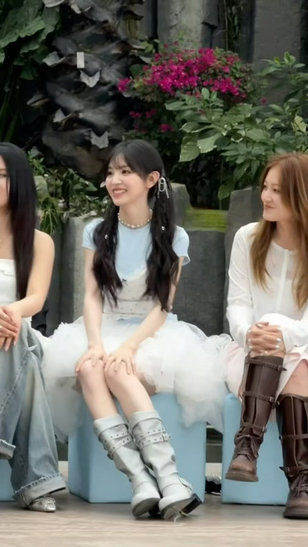 田曦薇双马尾好甜双马尾造型也太适配田曦薇了，甜妹气质拿捏得死死的，可爱到让人心