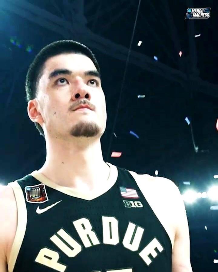 扎克-埃迪（周志豪）新赛季至今的6场比赛表现！！！球队时而给他喂球，让他