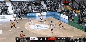 我强烈建议郭士强教练弃用张镇麟！在今天中国男篮客场挑战韩国男篮的比赛中，当时比赛