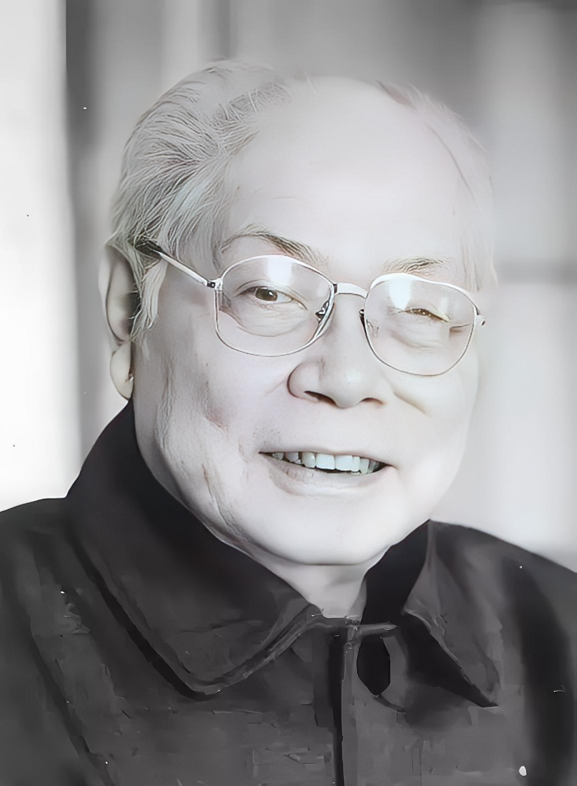 1949年1月的一天晚上，地下党马识途刚回到公馆，正要跨进大门时，看到房东家的保