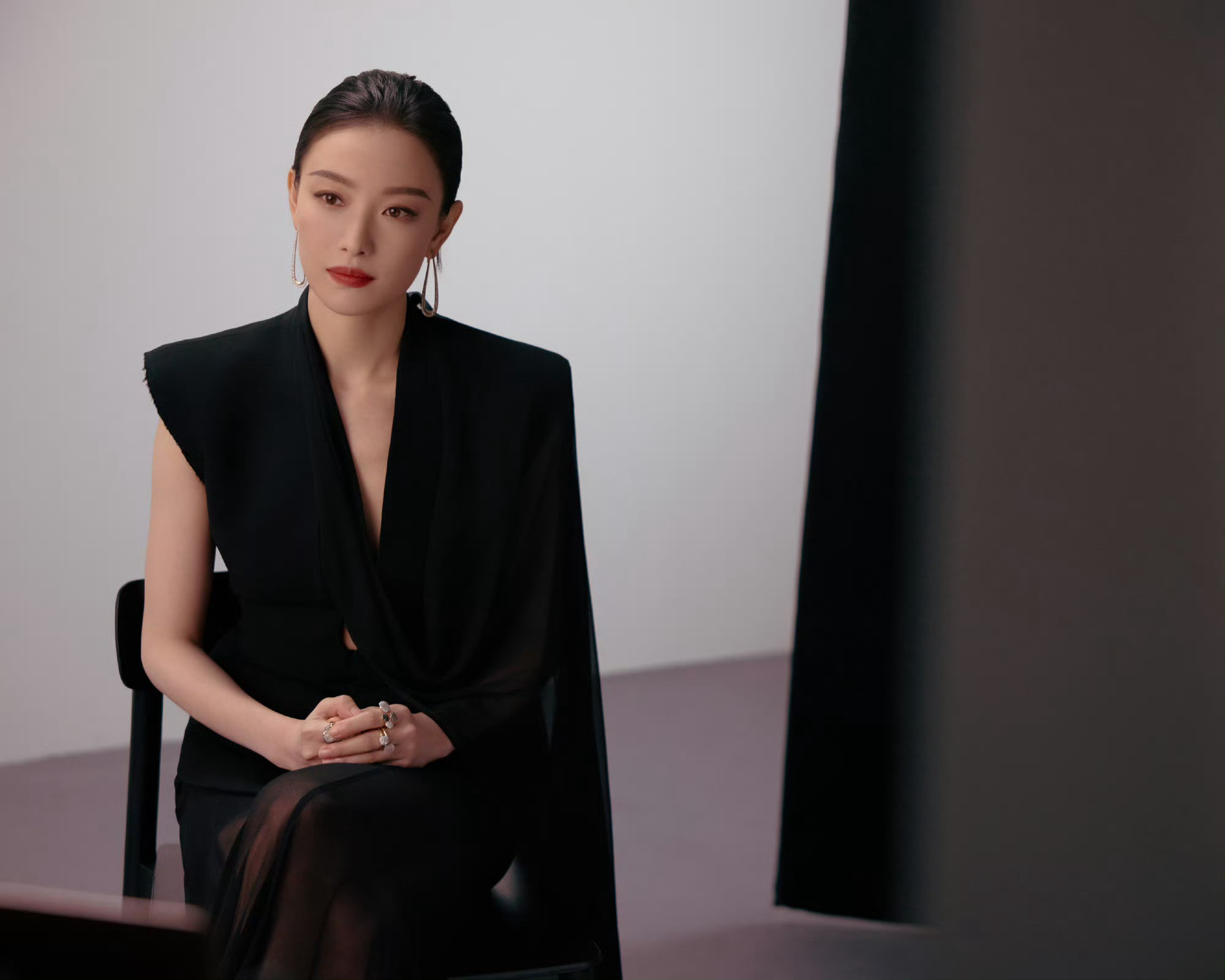 倪妮向上看更好看