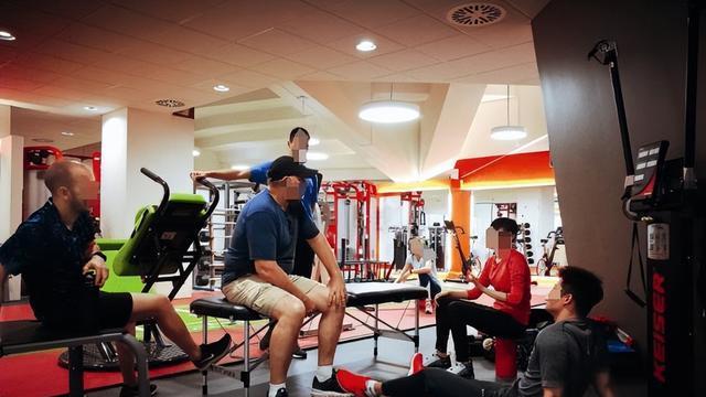 外籍学生群殴中国学生后续,受害者发声,细节曝光,学校紧急回应