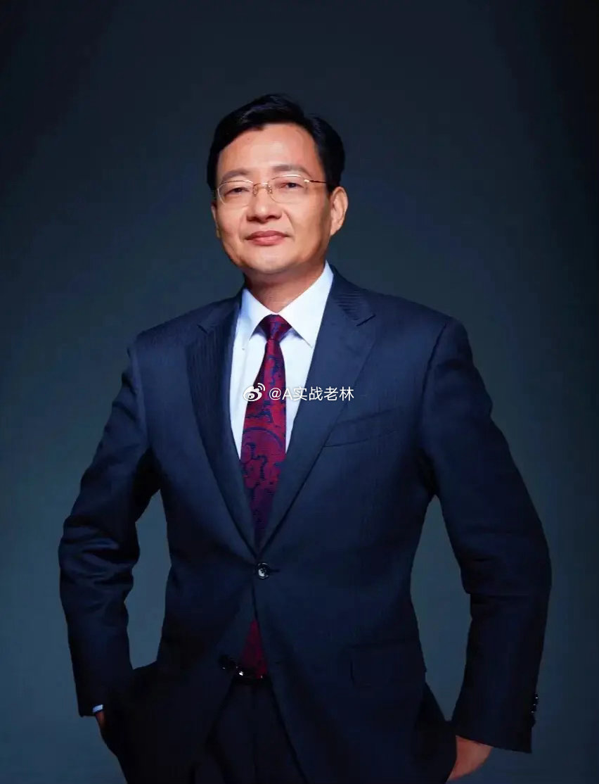 应该果断出手救市了！李大霄终于认为应该救市了，李大霄表示，市场出现恐慌情绪了，出