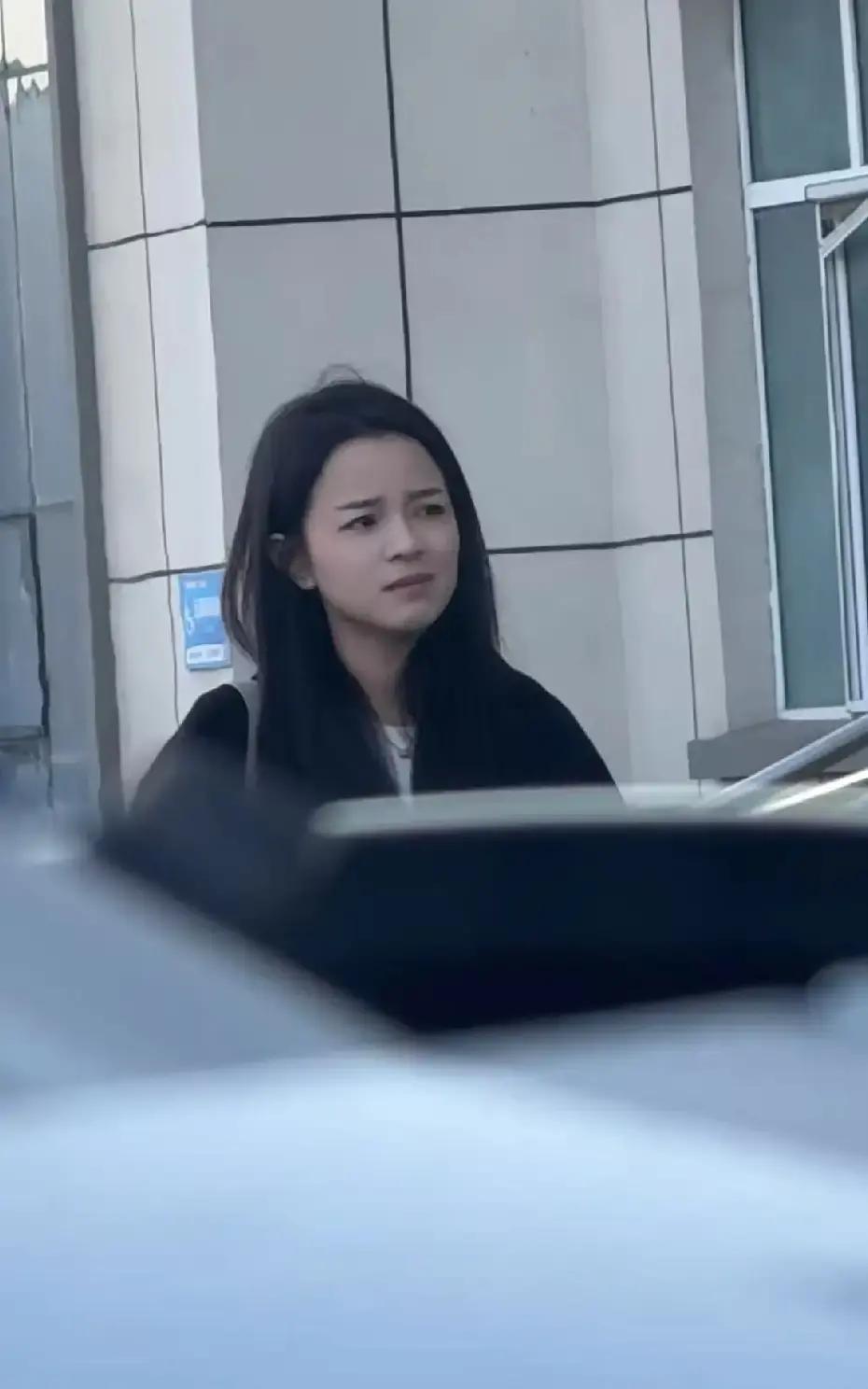 离个婚，她赚了。网红热热上周发视频宣布恢复单身。评论区炸锅，她抬手关了恶评。