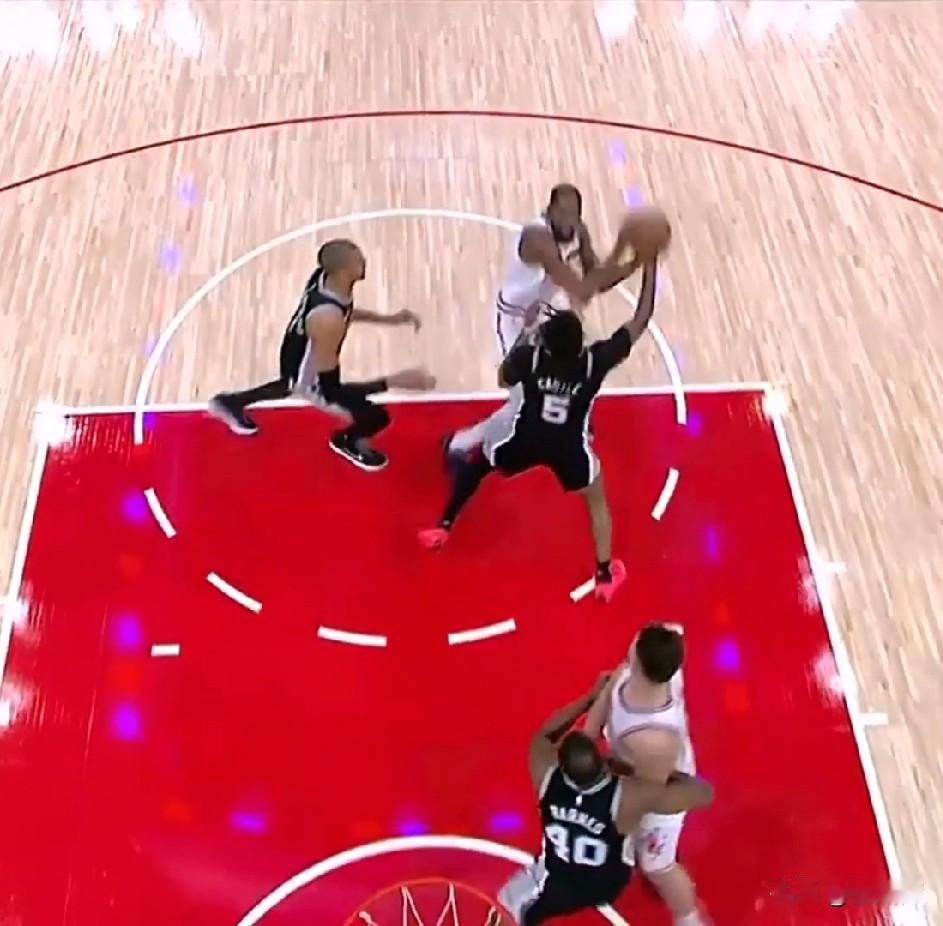 感谢阿杜！文班亚马谈杜兰特：“感谢KD之前的建议。”“我今天采纳了。”