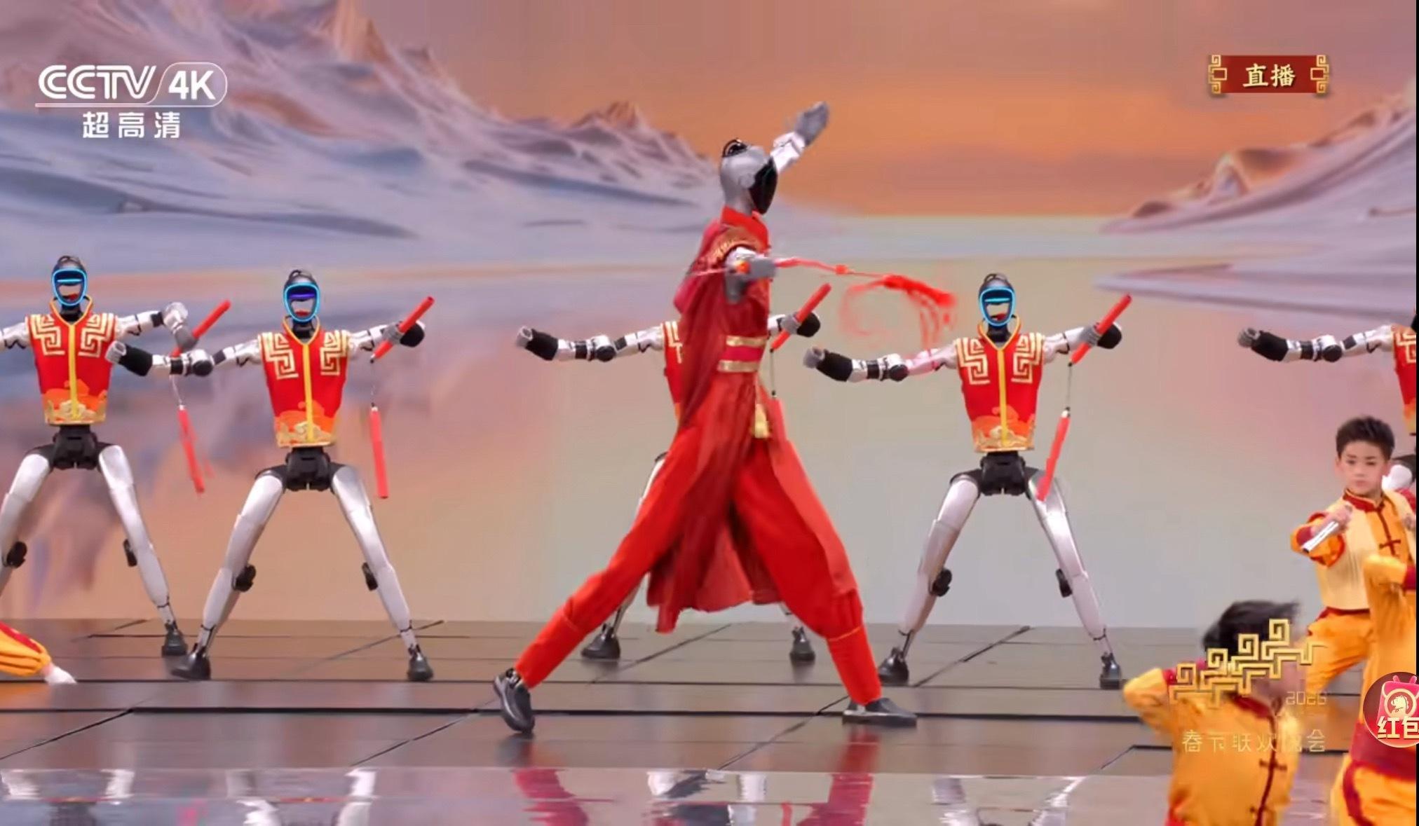 机器人全面入侵春晚宇树这个机器人武术是我目前看到最好看的一个了，没有之一