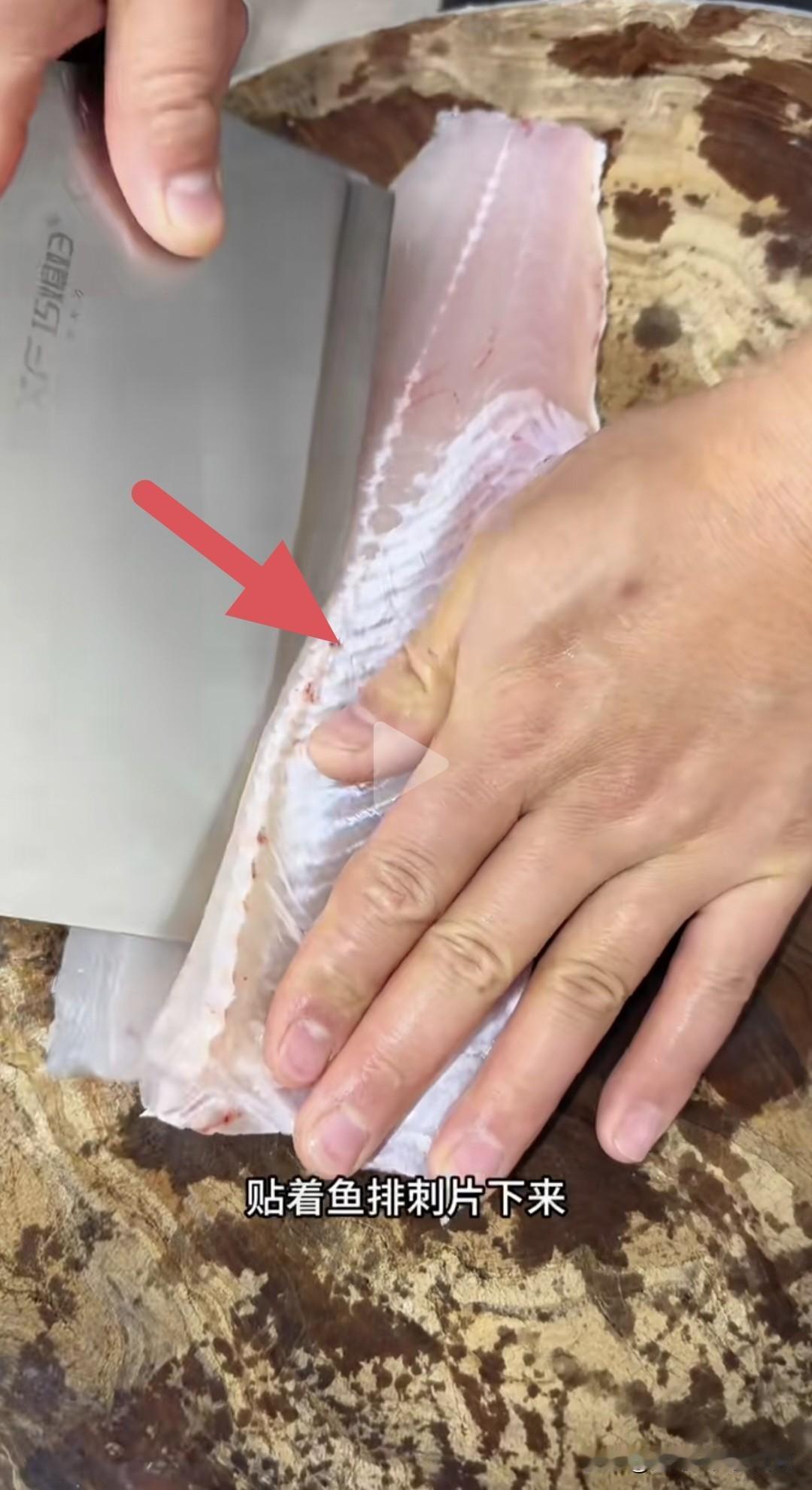 一直有个疑问,有没有懂的小伙伴帮忙解答一下。为什么在外面饭馆点的酸菜鱼,几乎