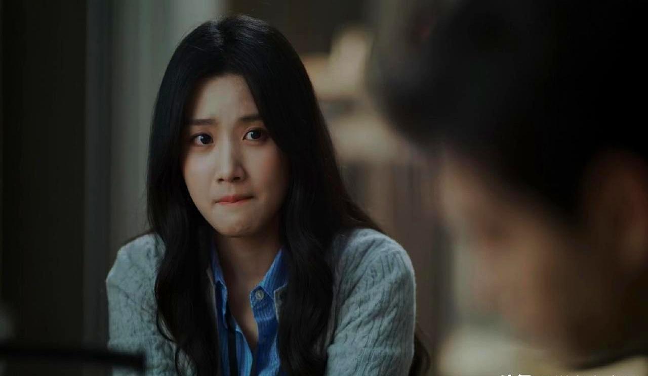 筷子扒饭被骂三观歪？第5集，男主拿自己吃过的筷子在盒里乱翻，弹幕炸了：没家