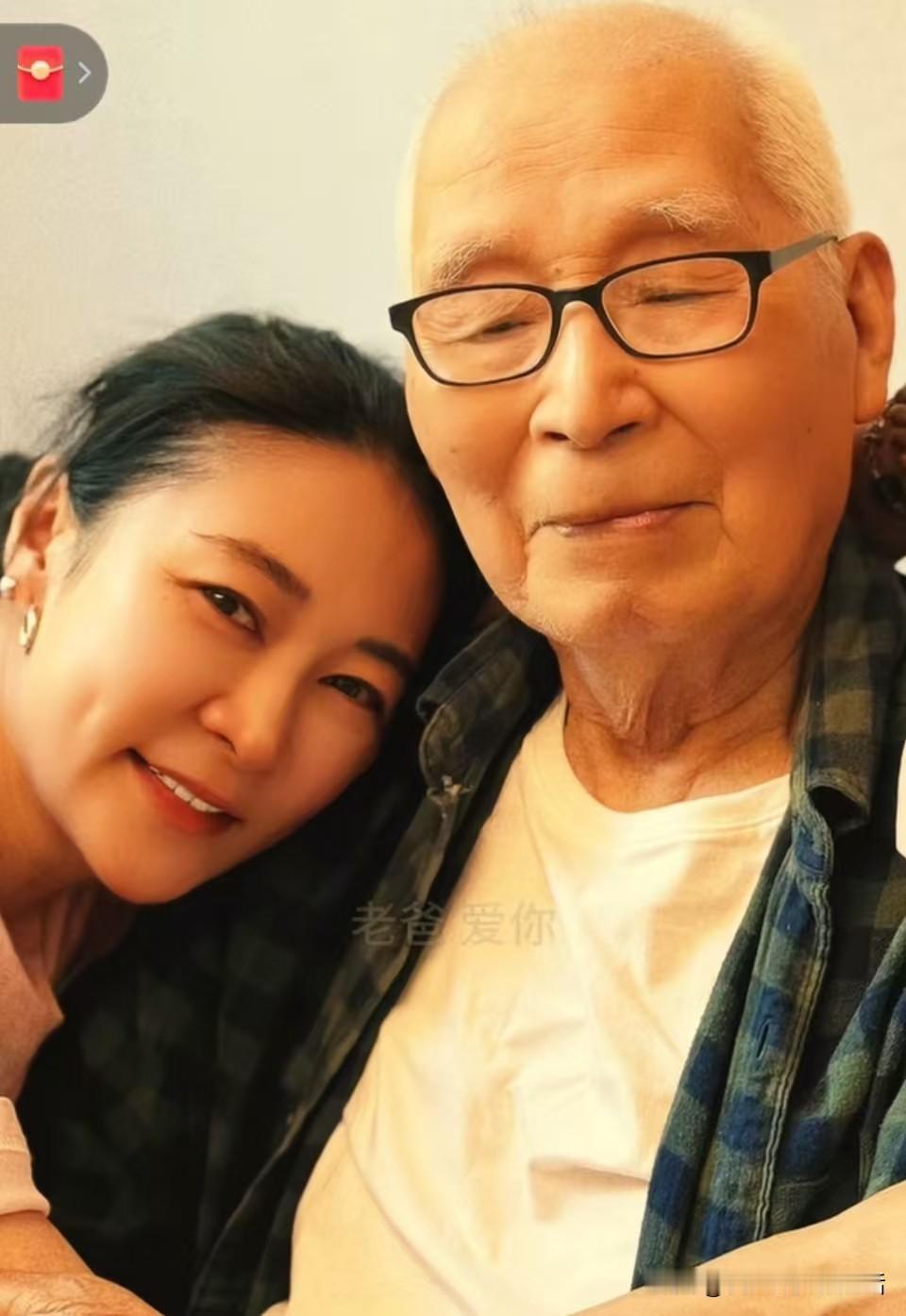 原来梁静的父亲，是《林海雪原》中的侦查排长梁静，现在是著名的演员和制片人了。