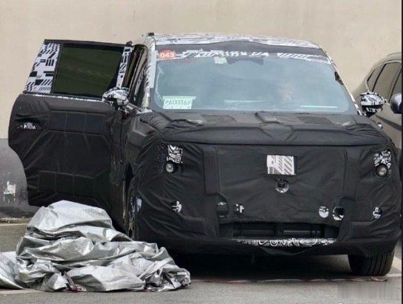 小米YU9曝光小米的第三台车是增程式大空间大尺寸SUV。如果喜欢舒适大空间，家里