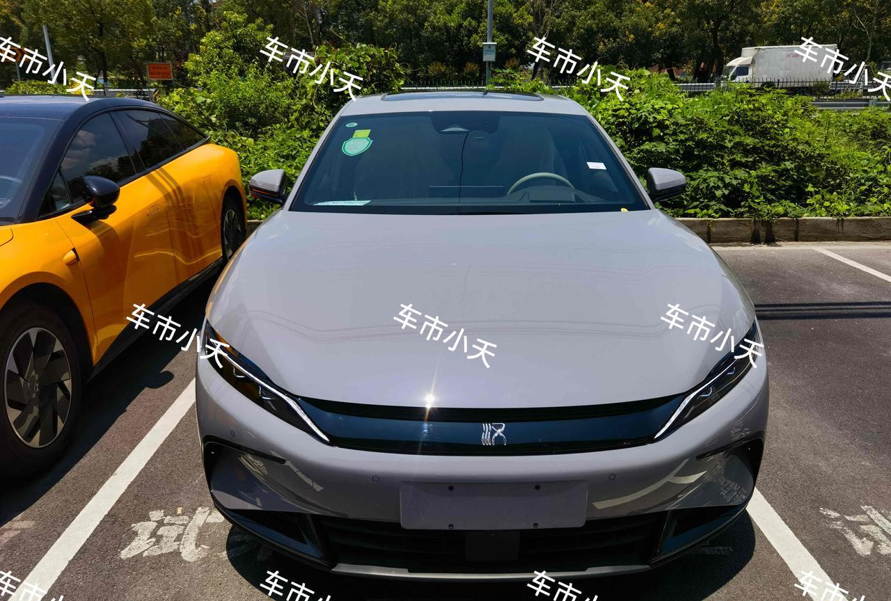 提车日记：比亚迪汉提车今天给浙江的小伙伴提了一辆比亚迪汉，这辆车的配置是202