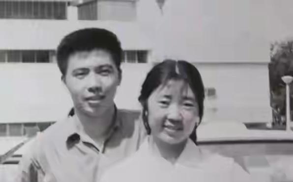 1970年，杨凤兰被中国派往坦桑尼亚i进行援建工作。没想到，她却被坦桑尼亚判处有