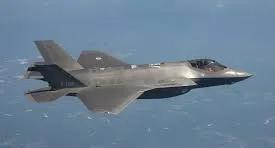 有不少军迷好奇为什么F35战斗机为什么飞不快？F35战斗机在携带2枚2000磅