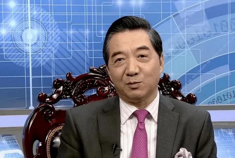 ☁张召忠：美国就算一动不动，中国20年也追不上，中美差距那么大？这话在20