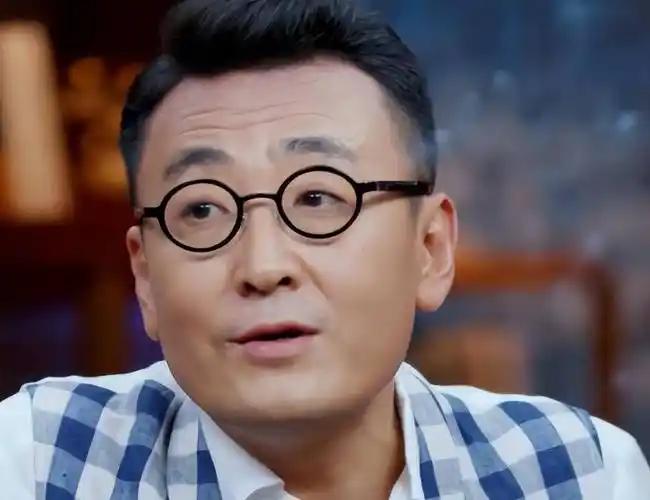 谁也没想到，纵横情场三十年、跟鲁豫同床都能相安无事的窦文涛，最后会栽在一个39岁