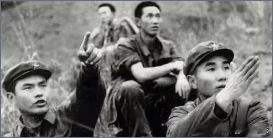 1984年老山血战，45岁副团长抗命从炮火中背出23名伤兵，刚下火线就被手铐锁住