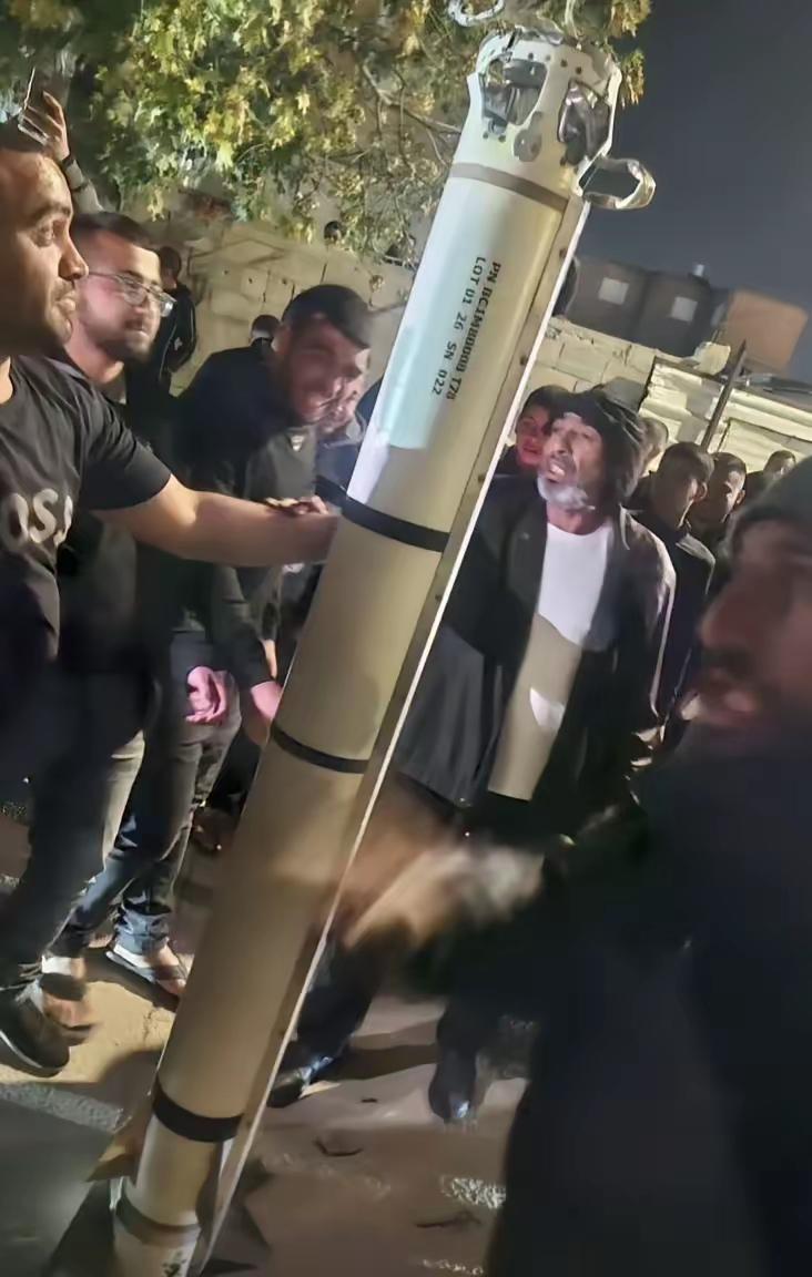 以色列的反导拦截弹库存见底并非人们臆测，而是事实。昨晚以军发射的“大卫投石索