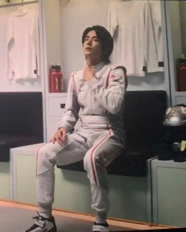 怎么感觉张新成在电影里看起来这么雄壮呢？