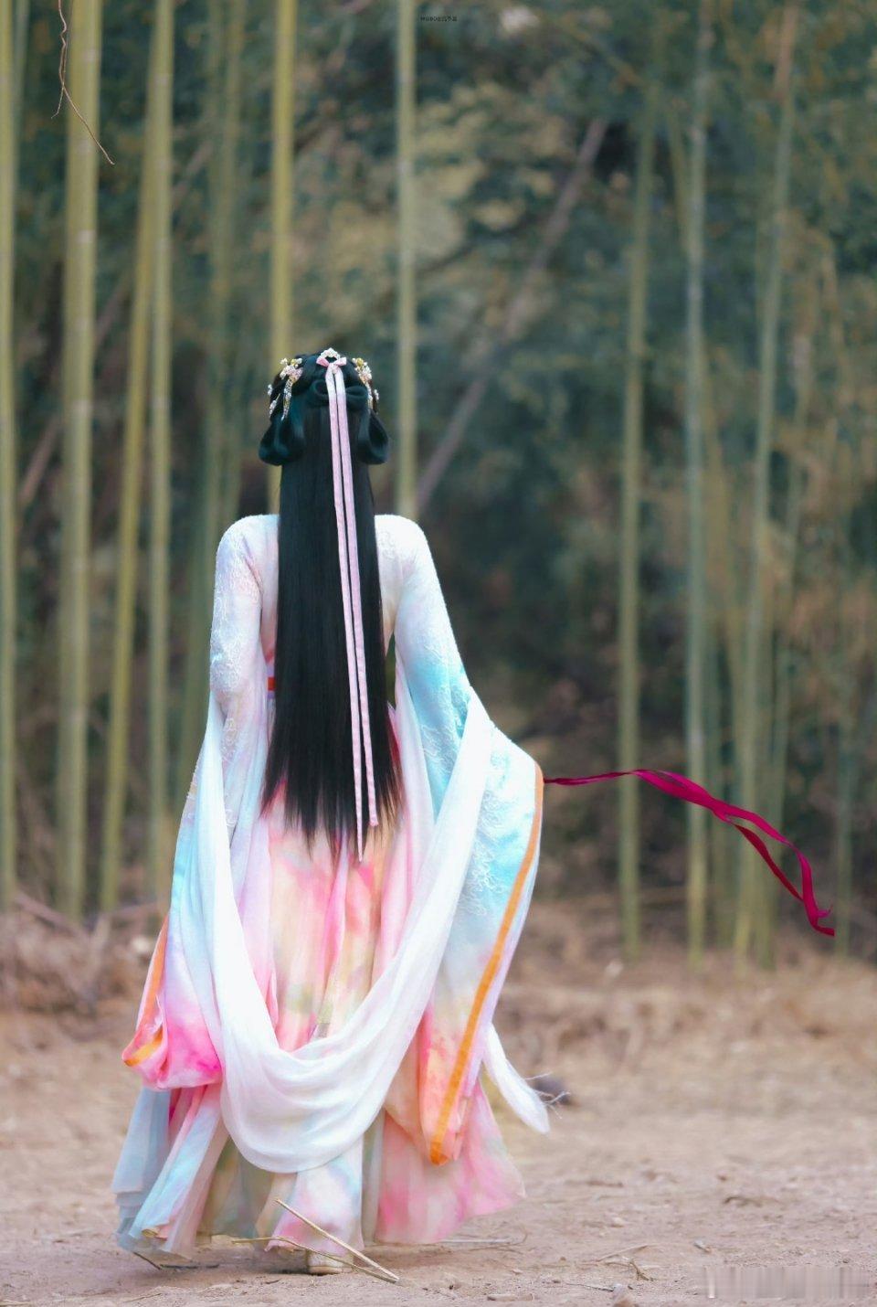 从背影看，真的美啊