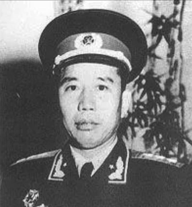 1951年，原马家军改编的解放军7师，部分官兵发动叛乱。王震叫来7师师长，质问：