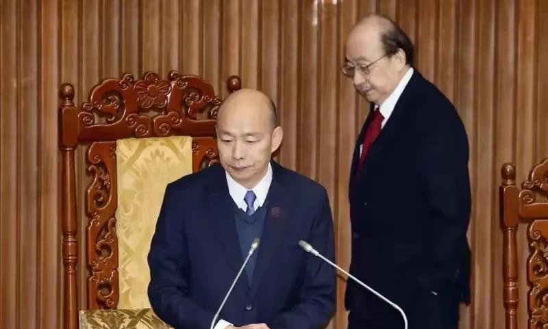 民进党团总召柯建铭心心念念好多年，想当台湾地区立法机构负责人，但是随着大罢免大失