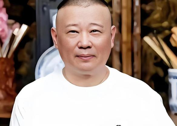 我现在才算琢磨明白，这个梗为什么让人觉得“有东西”。原来的歌词是：“西边的太
