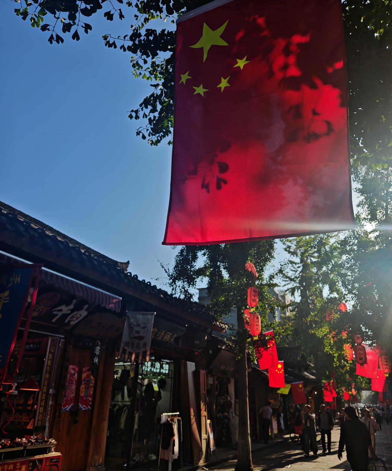退休后守住这几件事不聊：1.不聊家庭私事天下没有不透风的墙，保不准你家的事