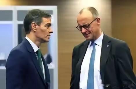 注意！这是得罪小人了！英媒报道，美国正在考虑暂停西班牙北约的身份。从桑切斯